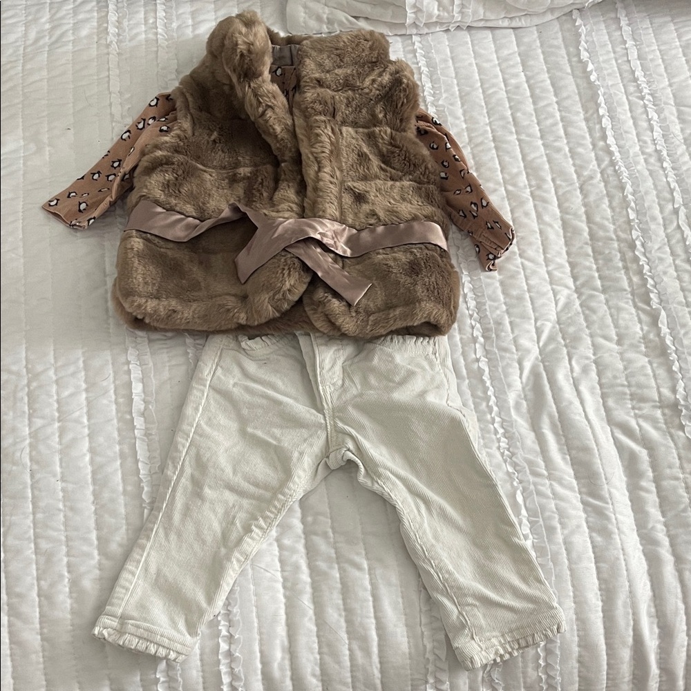 Baby Gap Outfit Penguin Top and Faux Fur Vest with White Corduroy Pant - Picture 11 of 12